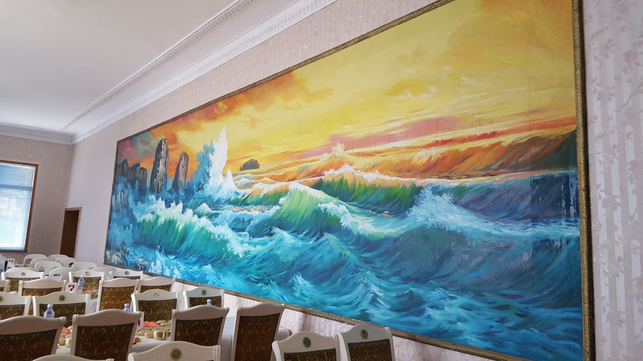 The large painting in the Tong-Ilgwan restaurant.