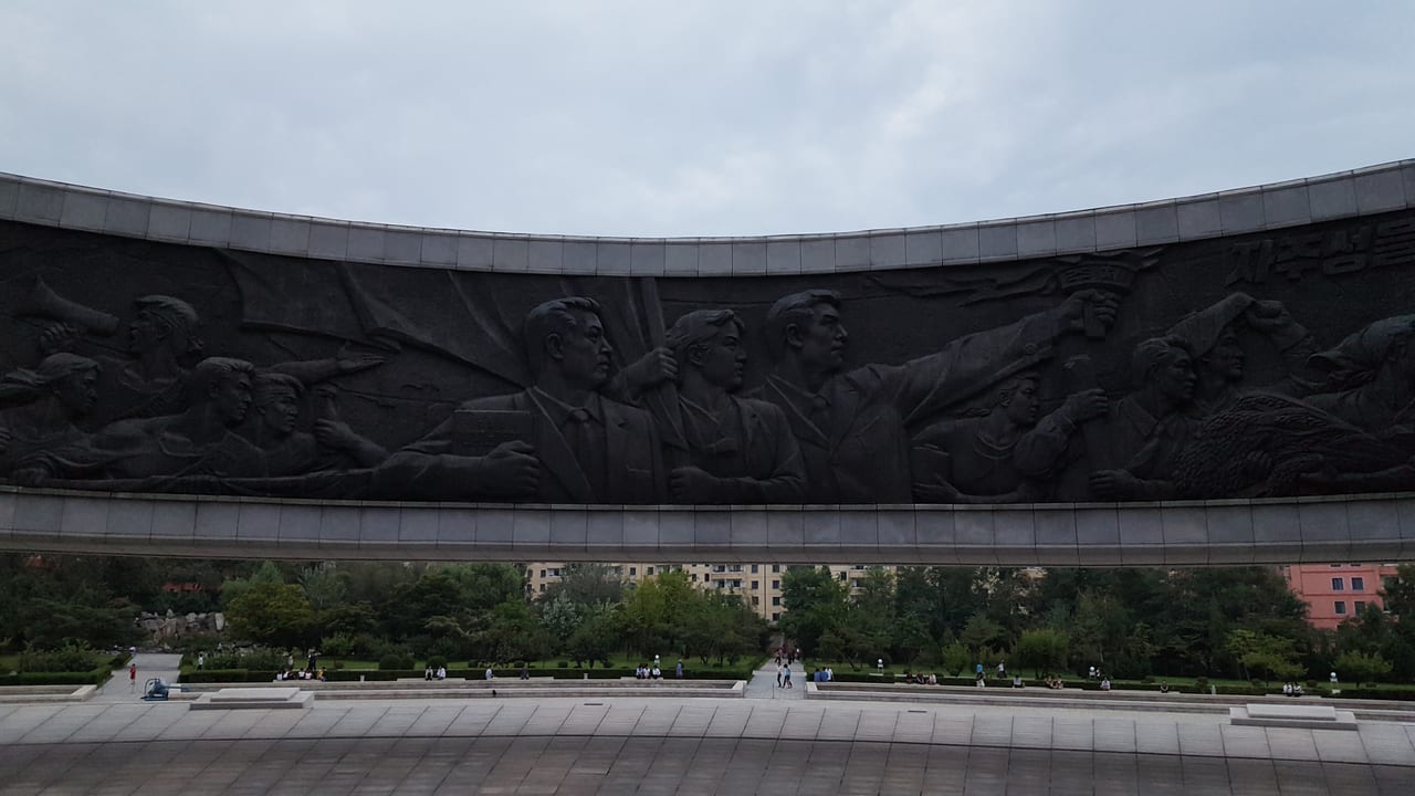Looking at the panoramic mural wrapping the inside of the monument.